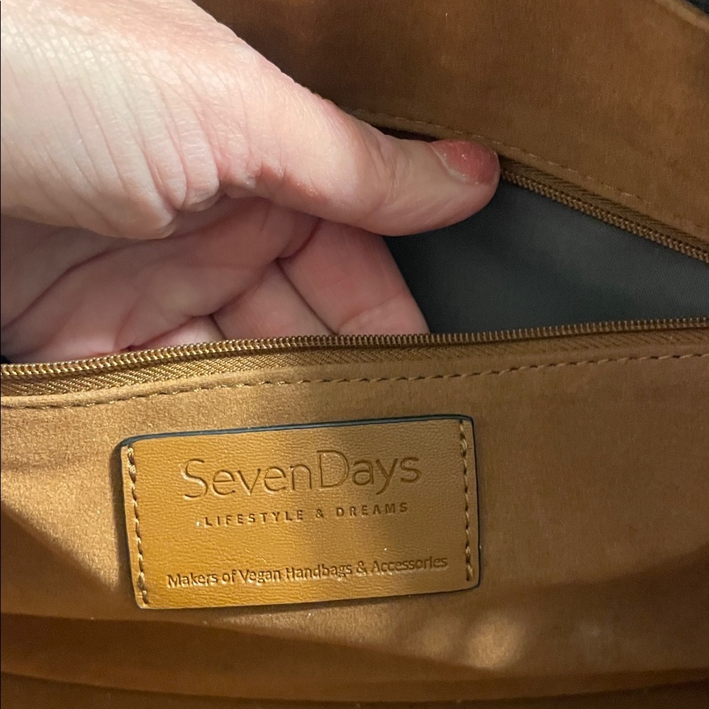 Structured Black  Top-Handle Satchel with Gold Hardware like new - Picture 3 of 6
